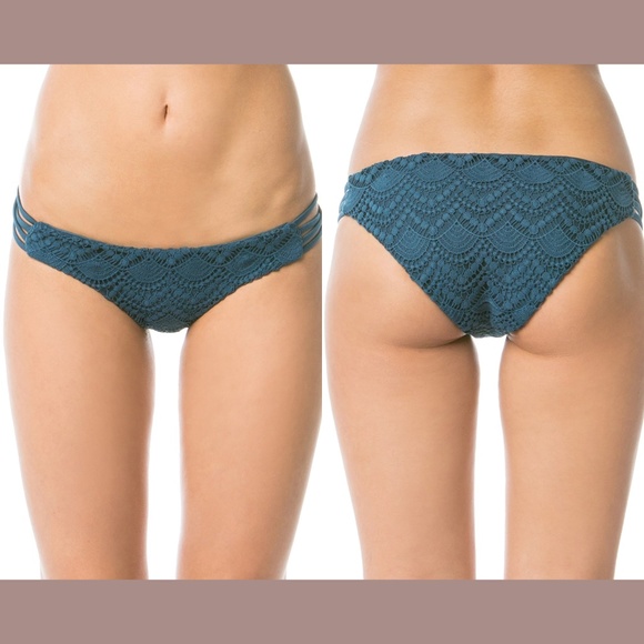 NWT Amuse Society Serena Crochet Bikini Bottoms in Indigo Blue‎ [SZ Large ] - Picture 1 of 8